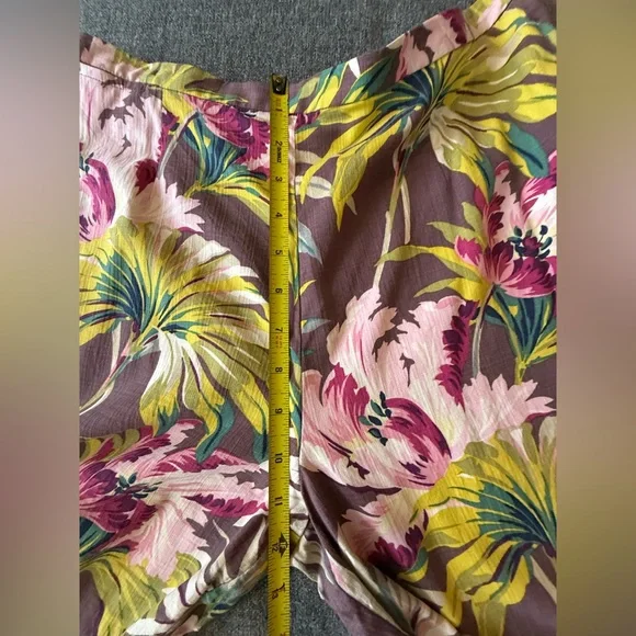 Tommy Bahama Women’s Hawaiian
Coastal Gardens Stretch Silk Crop Pants Size 8 - Picture 11 of 14